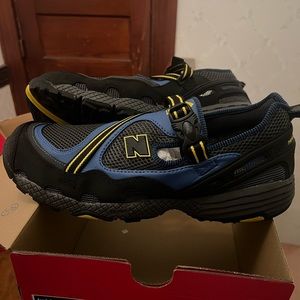 NEW BALANCE 695 Aqua Sport MENS size 12 1/2! New! Never worn! Blue